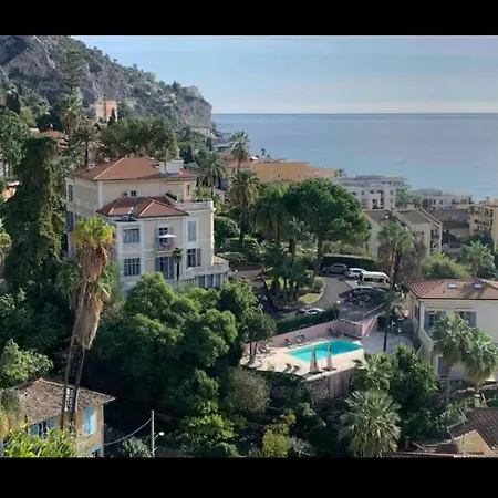 Dans Classee Avec Piscine Daire Menton