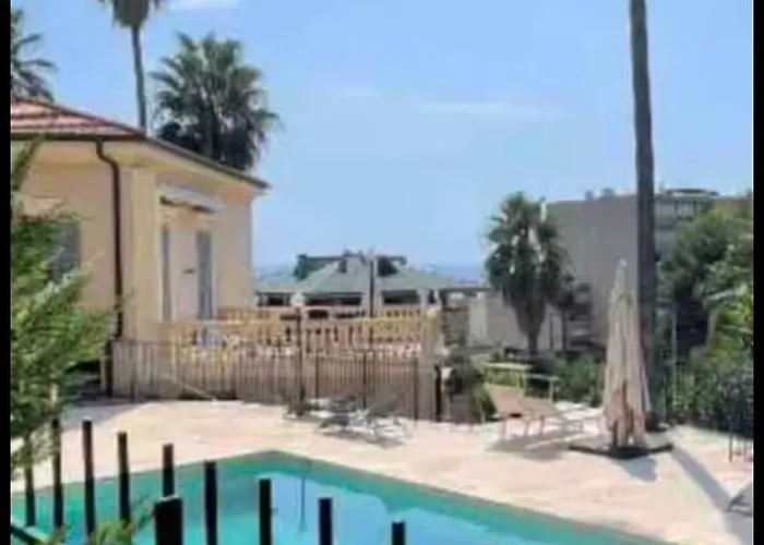 Dans Classee Avec Piscine Apartmán